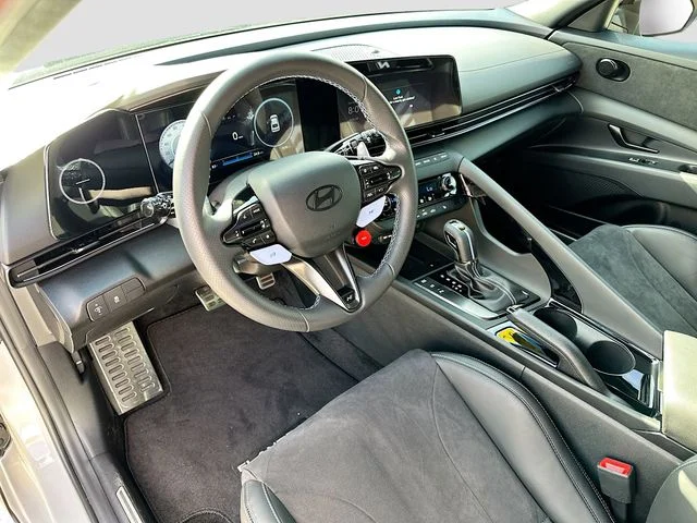 Used 2025 Gray Hyundai Base image 9