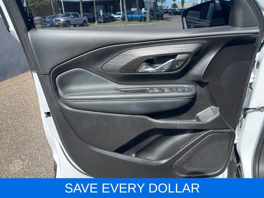Used 2024 White GMC SLE image 13