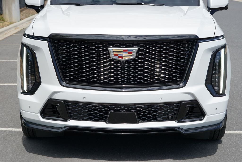 Used 2025 Crystal White Cadillac V-Series image 9