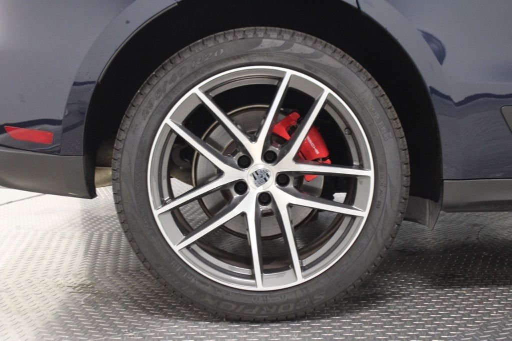 Used 2022  Porsche S image 13