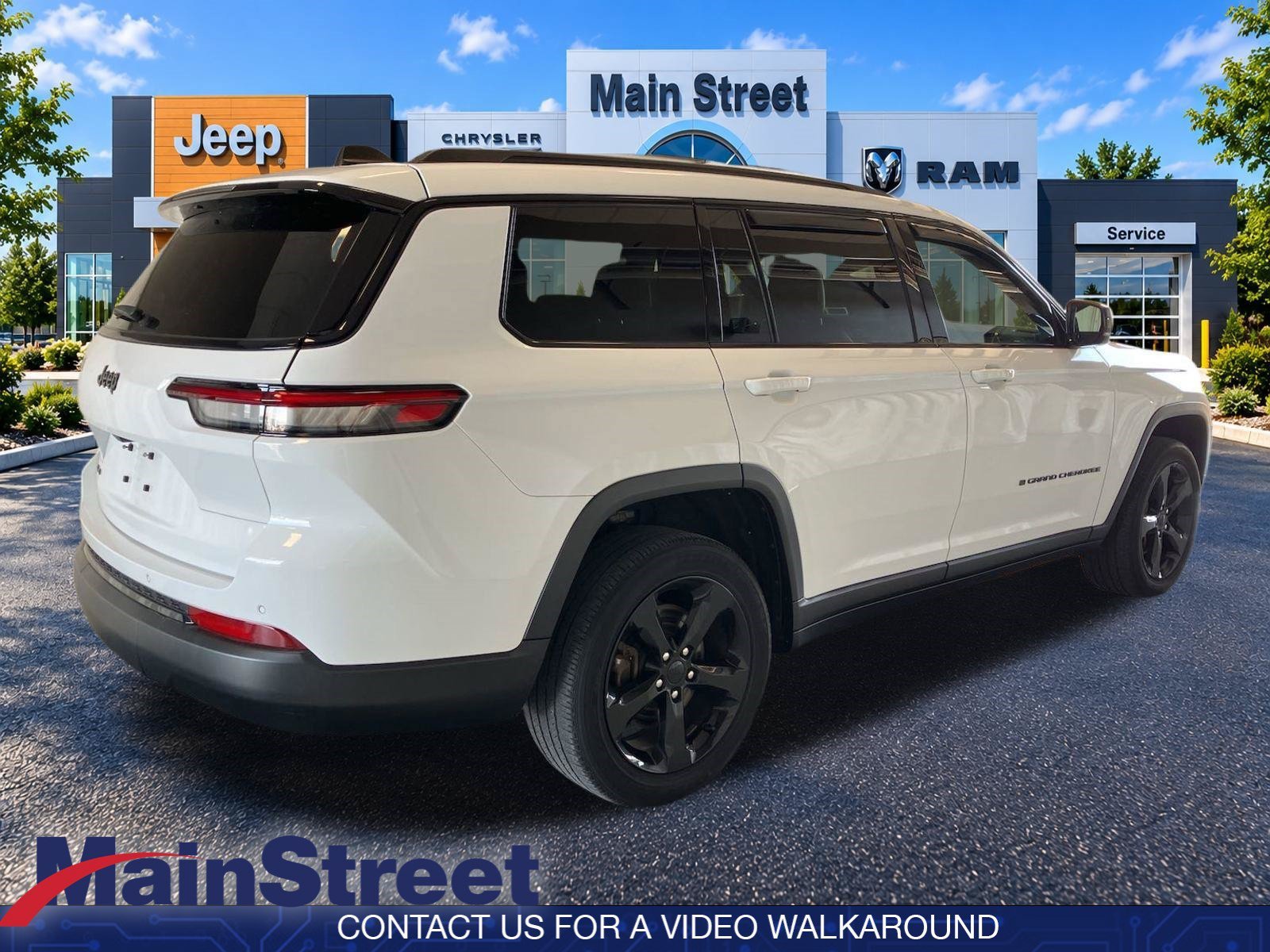 Used 2023 Bright White Clearcoat Jeep Altitude image 3