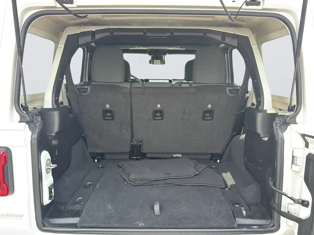 Used 2024 White/off-white Jeep Sahara image 30