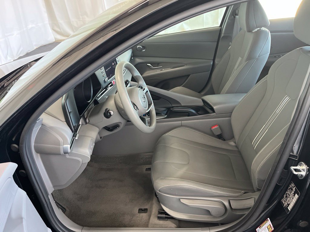 Used 2021 Black Hyundai SEL image 3