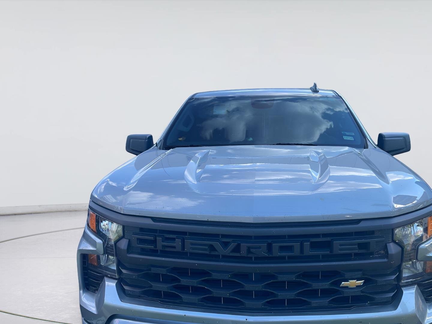 Used 2025 Sterling Gray Metallic Chevrolet Custom image 5