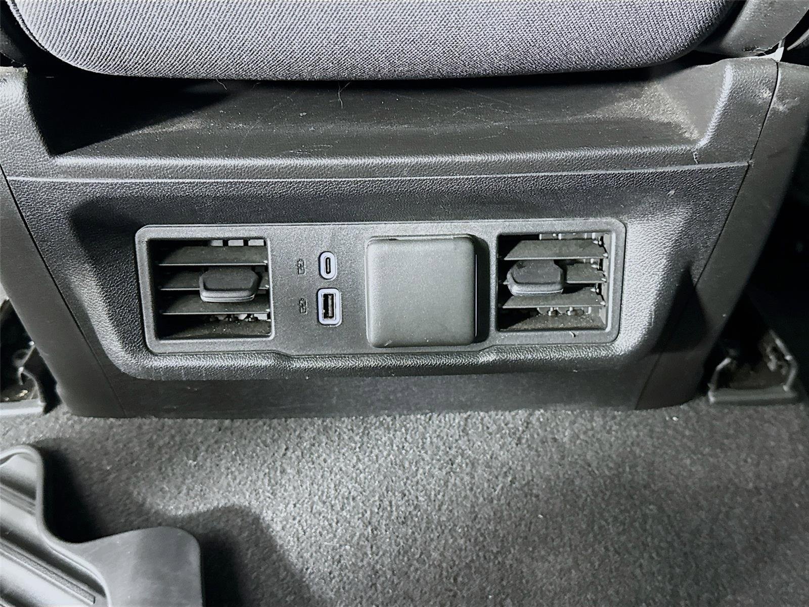 Used 2024 Summit White GMC Elevation image 25
