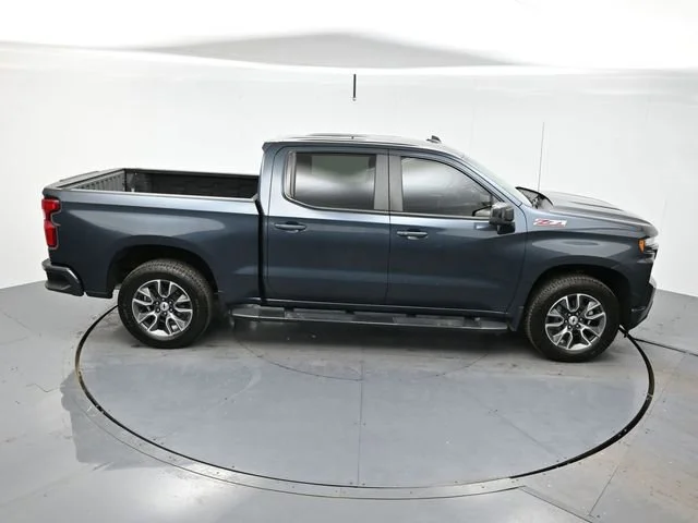 Used 2020 SHADOW GRAY METALLIC Chevrolet RST image 37