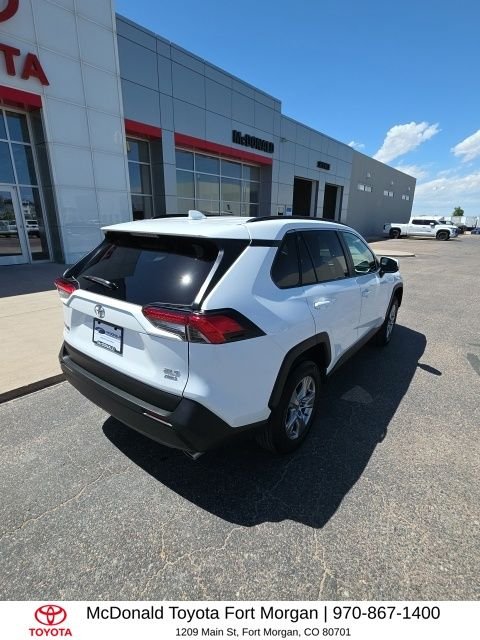 Used 2025 White Toyota XLE image 5