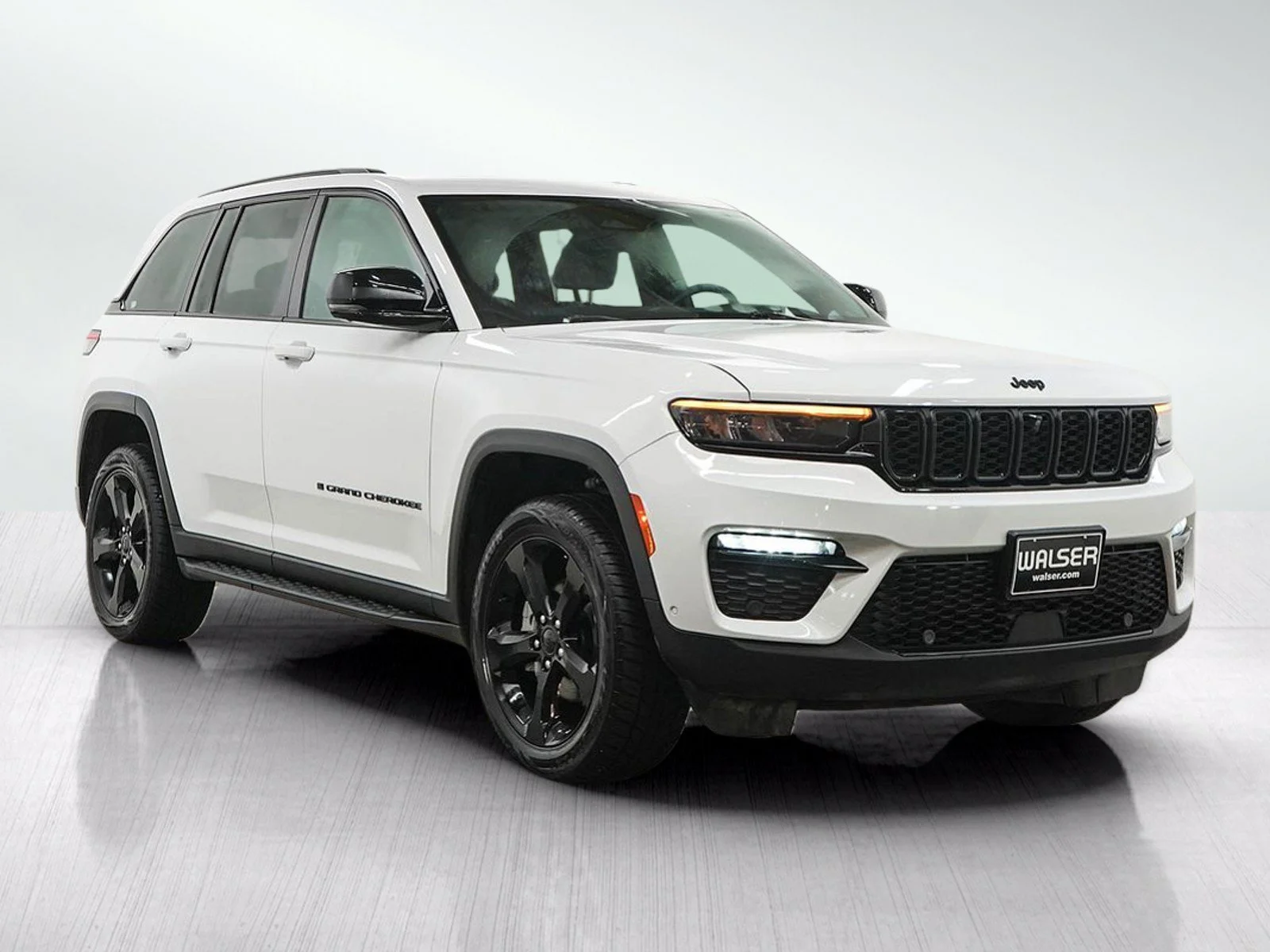 Used 2024 Bright White Clearcoat Jeep Limited image 7