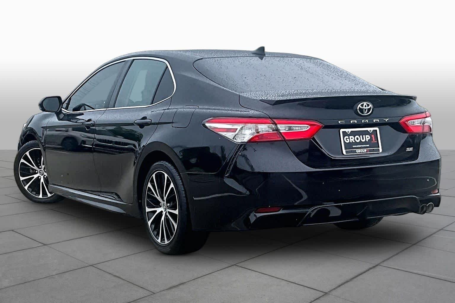 Used 2020 Midnight Black Metallic Toyota SE image 11