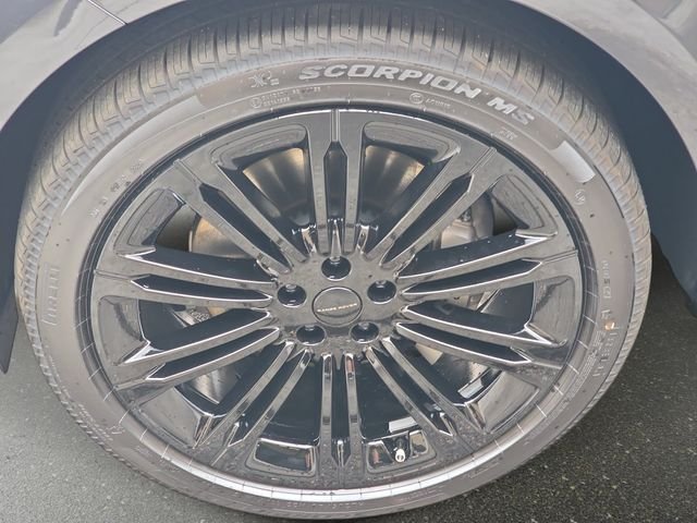 New 2026 Carpathian Grey Land Rover SE image 22
