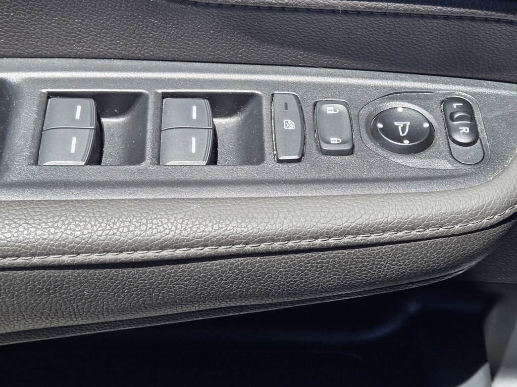 Used 2018 Lunar Silver Metallic Honda EX-L image 22