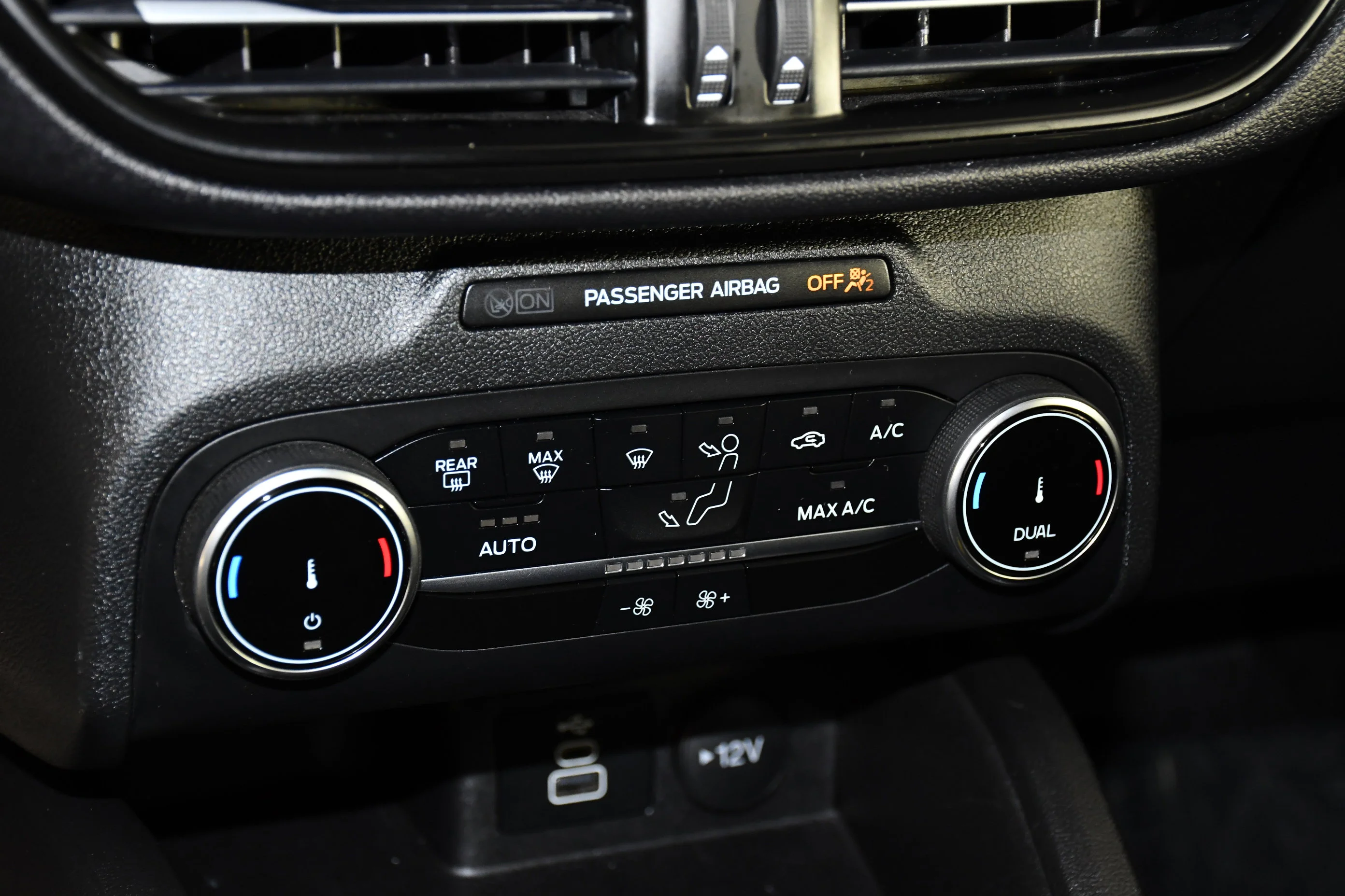 Used 2025 Gray Metallic Ford ST-Line image 29