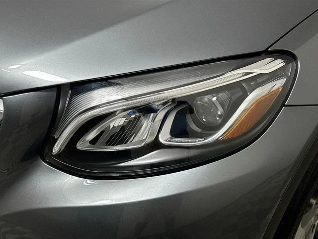 Used 2017 Gray Mercedes-Benz GLC 300 image 25