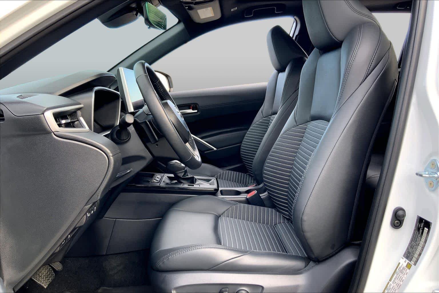 Used 2026 Wind Chill Pearl Toyota Hybrid XSE image 8
