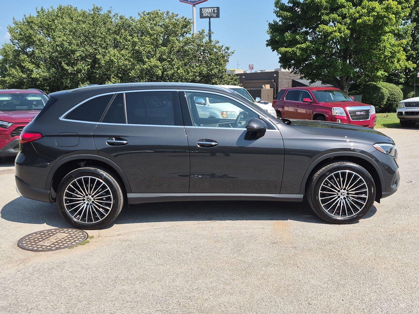 New 2027 Graphite Grey Metallic Mercedes-Benz GLC 300 image 6