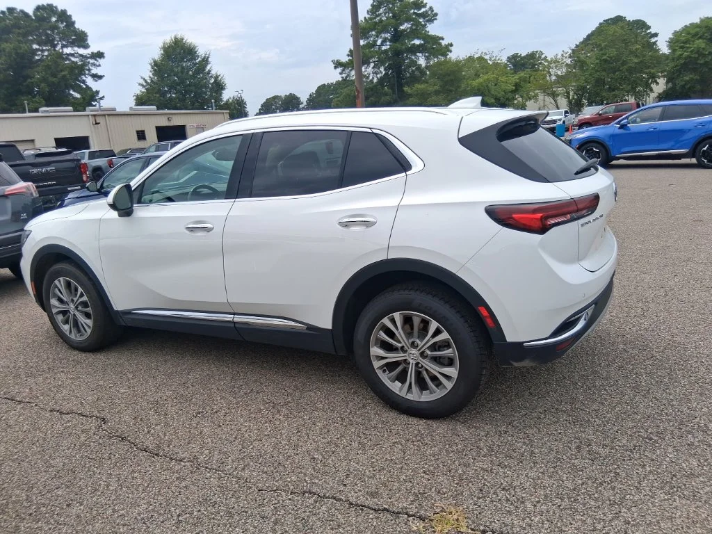 Used 2022 White Buick Preferred image 7