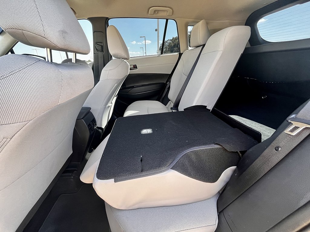 Used 2025 Jet Black Toyota L image 12