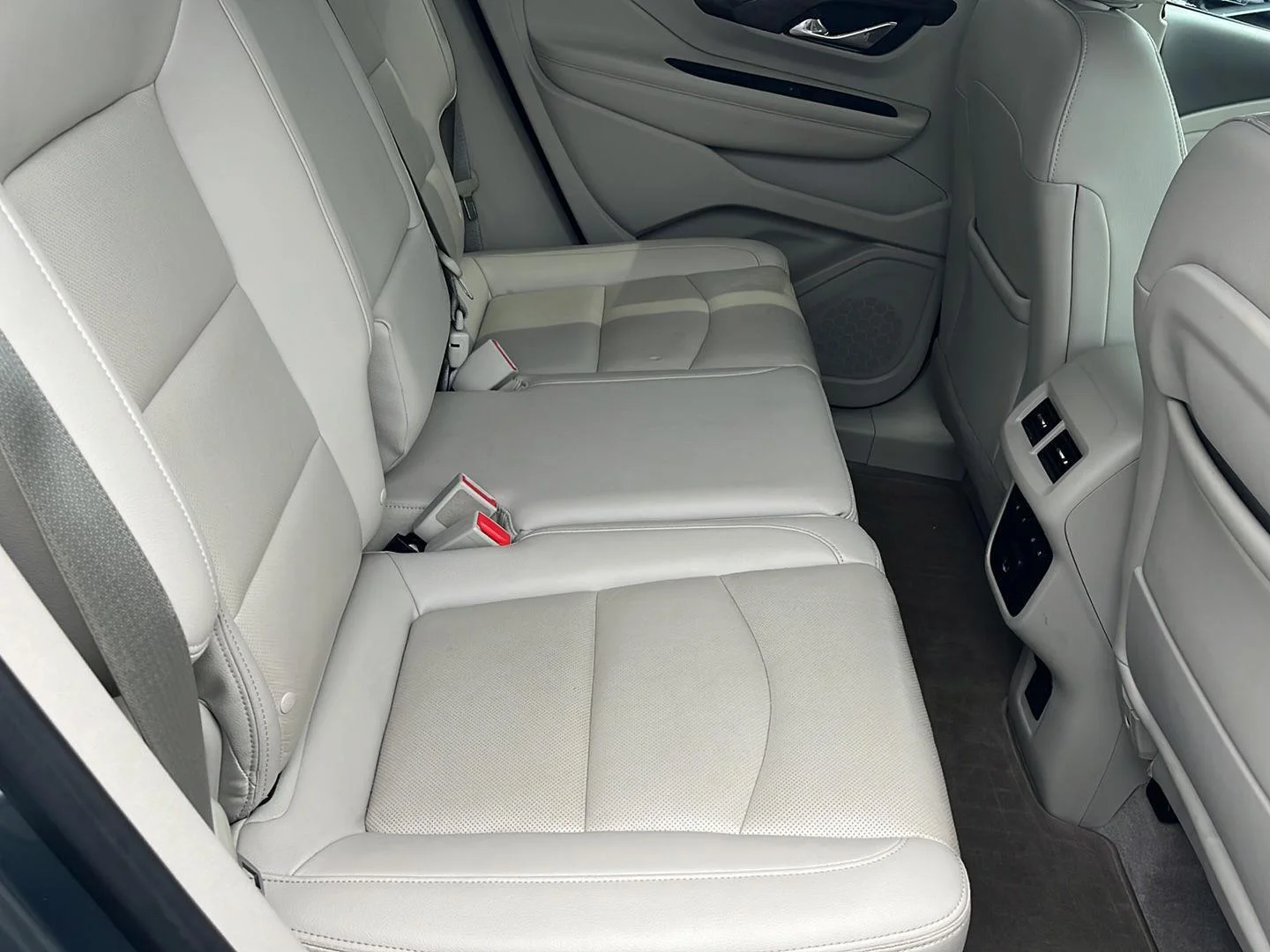 Used 2018 MINERAL METALLIC GMC Denali image 26