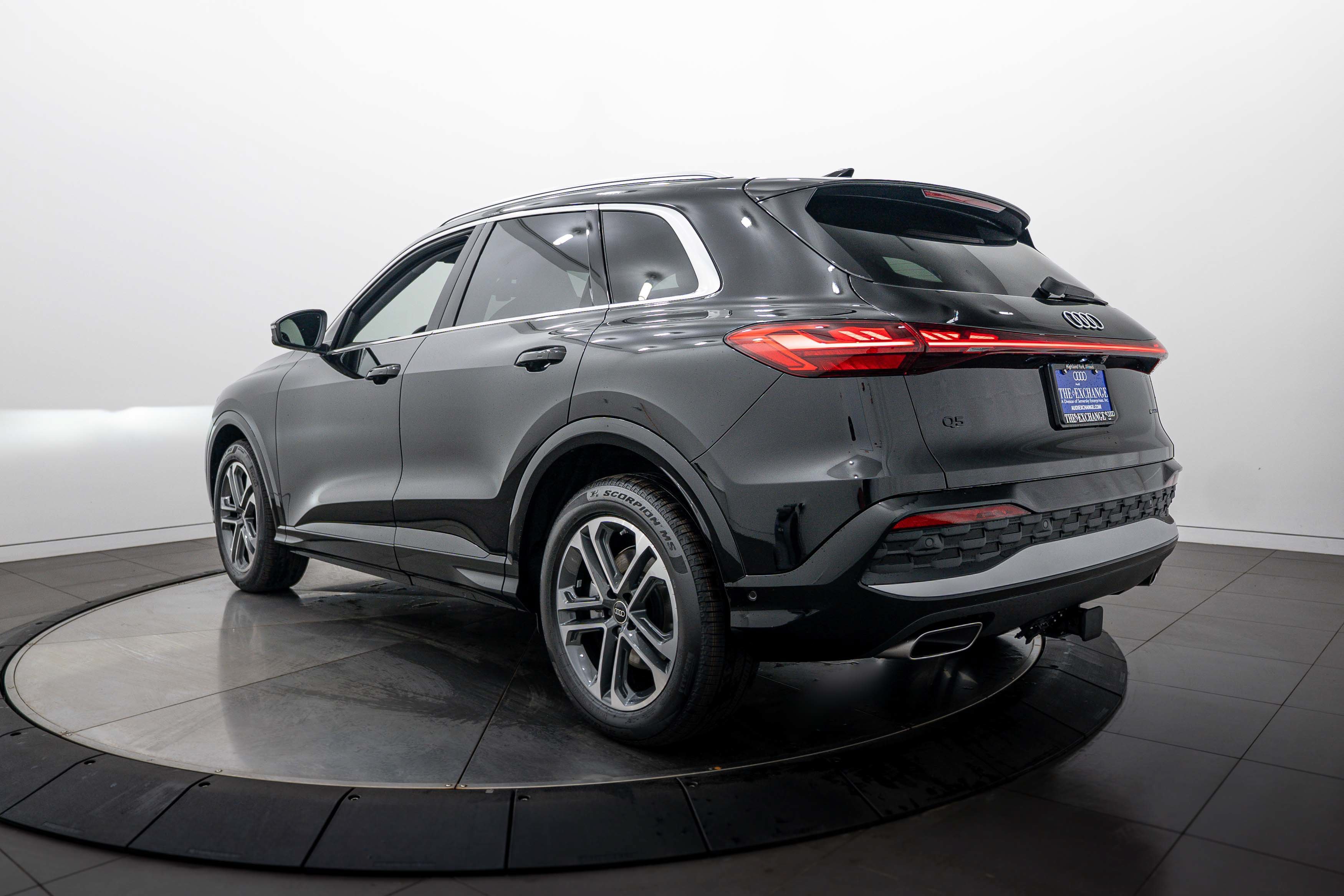 New 2026 MYTHOS BLACK Audi Prestige image 5
