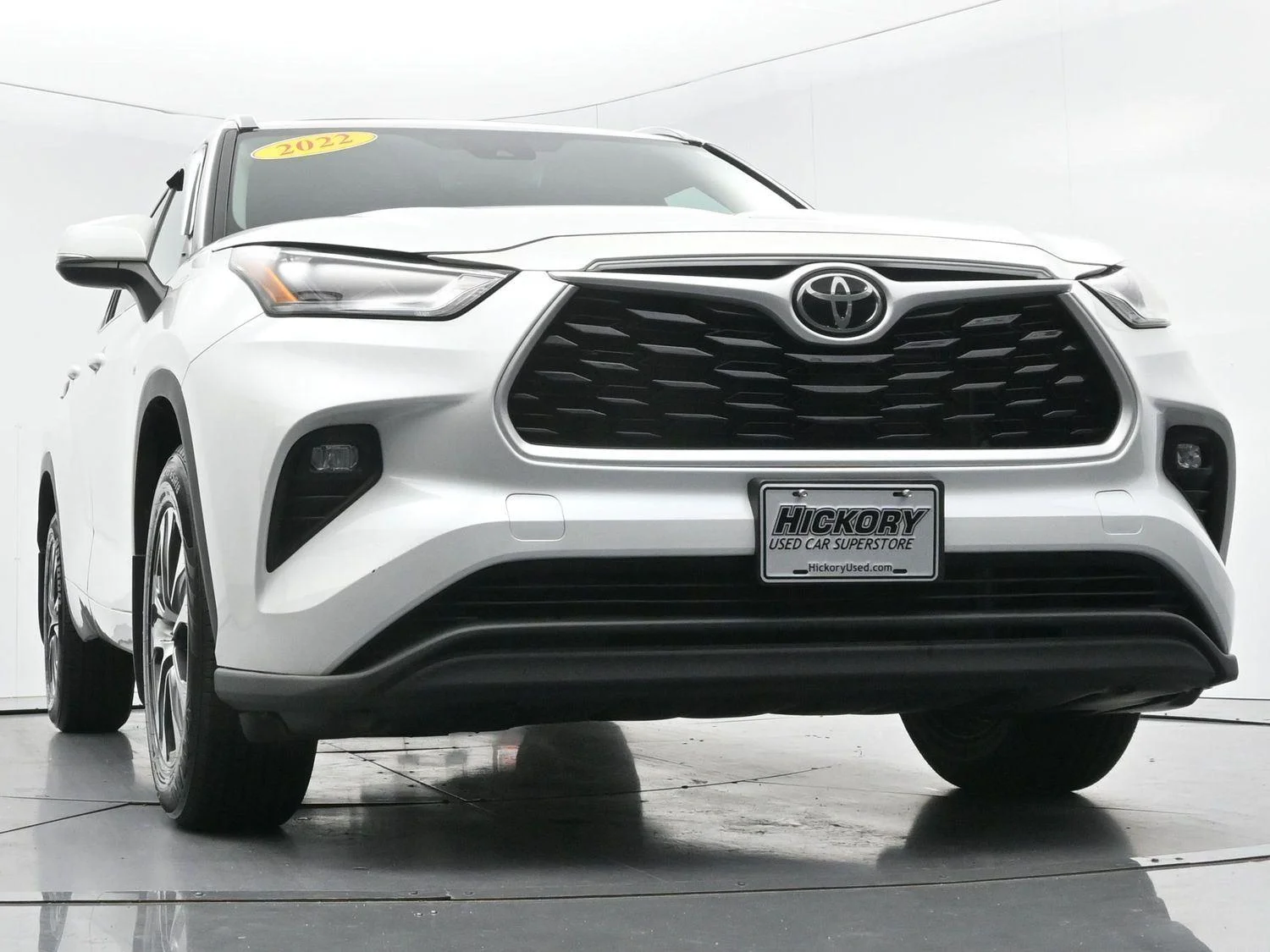 Used 2022 Wind Chill Pearl Toyota XLE image 53