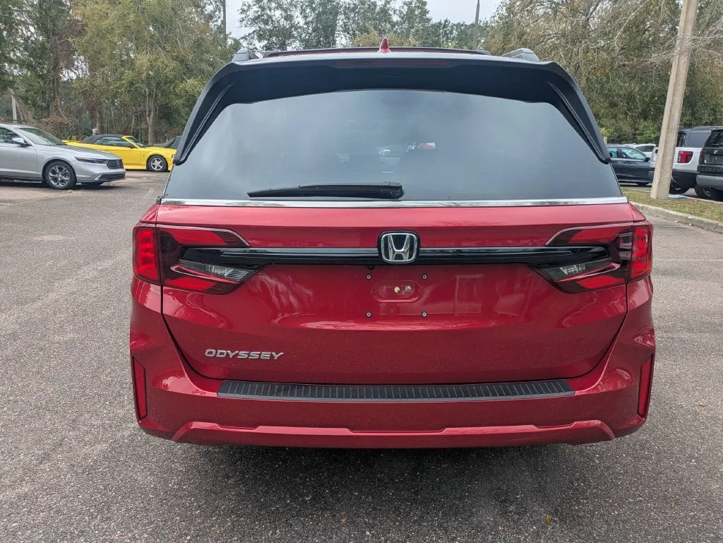 Certified Used 2025 Radiant Red Metallic II Honda EX-L image 5