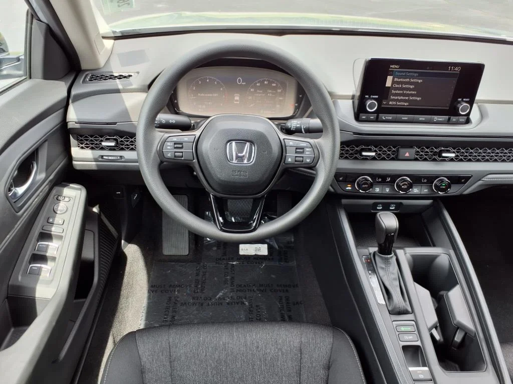 2025 Honda Accord SE - Photo 15