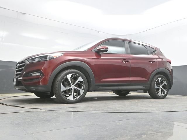 Used 2016 Red Hyundai Sport image 39