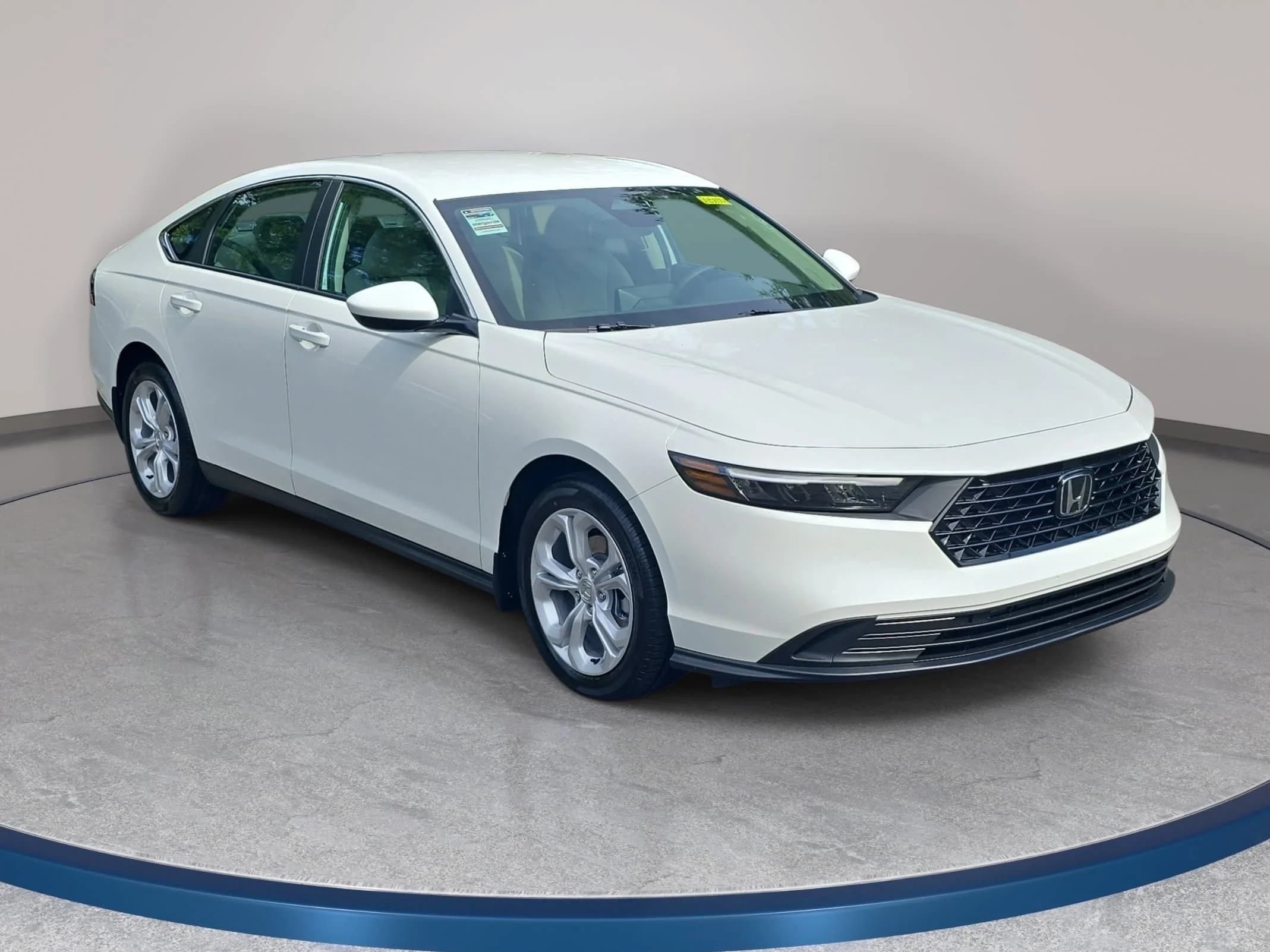New 2026 Platinum White Pearl Honda LX image 3