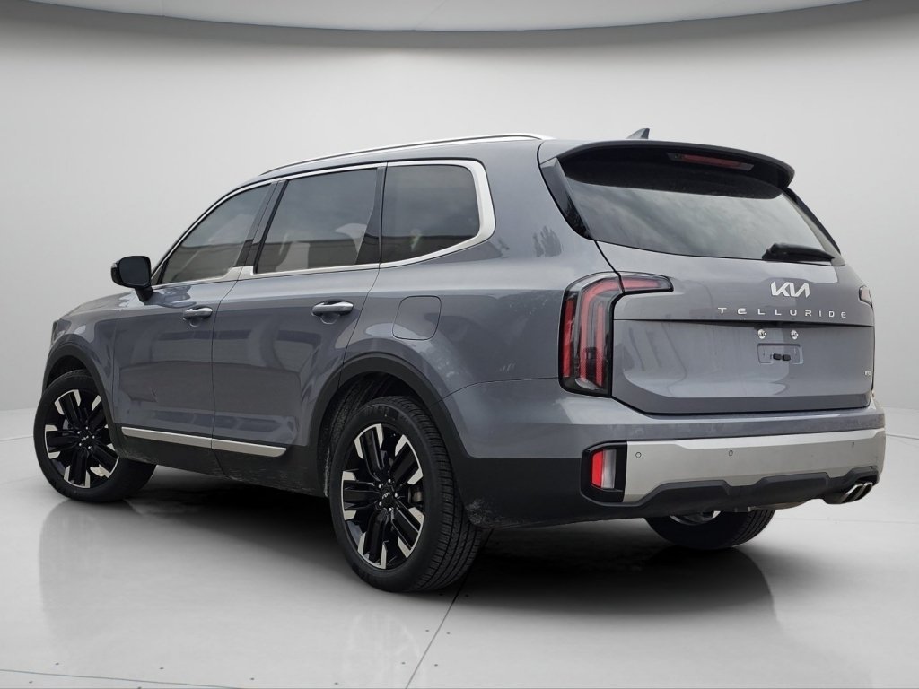 Used 2024 Everlasting Silver Kia SX Prestige image 24