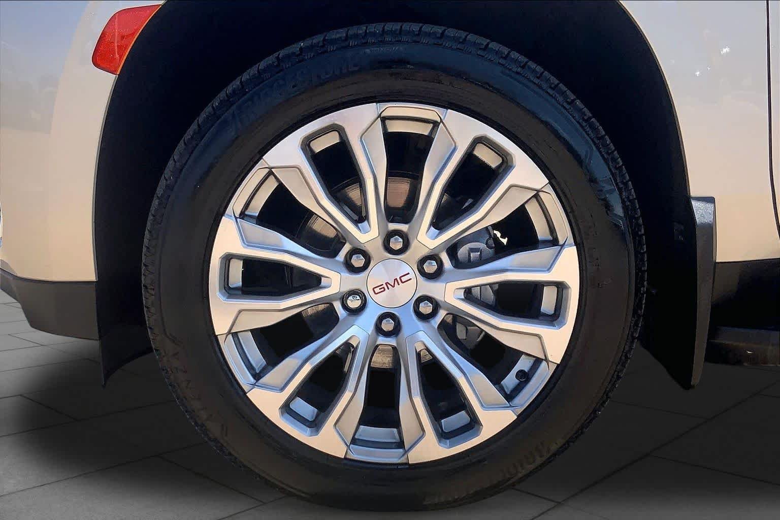 Used 2023 Pearl Beige Metallic GMC Denali image 11
