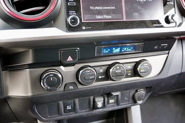 Used 2022 White Toyota SR5 image 25