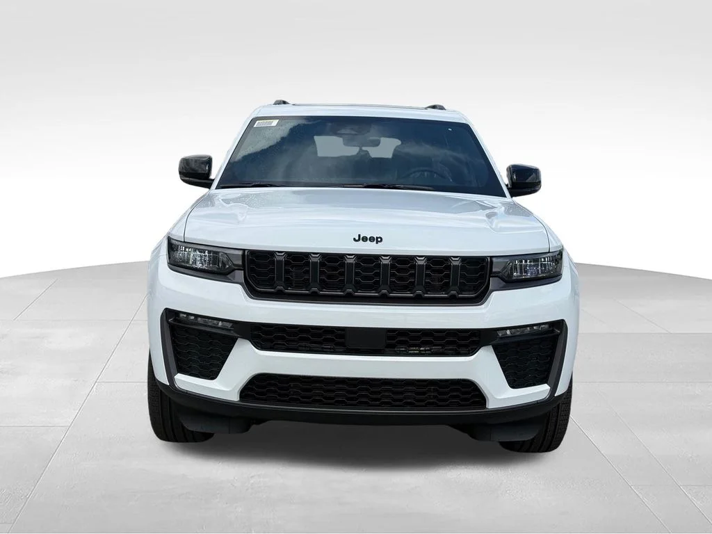 New 2026 Bright White Clear-Coat Exterior Paint Jeep Limited image 27