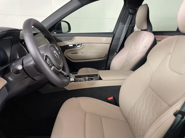 2025 Volvo XC90 Core - Photo 21
