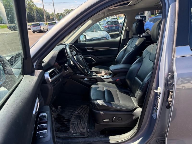 Used 2020 Silver Kia S image 9