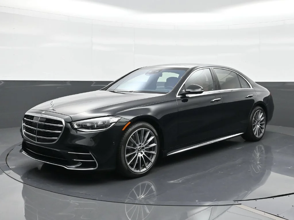 Used 2026 Black Mercedes-Benz S 580 image 1