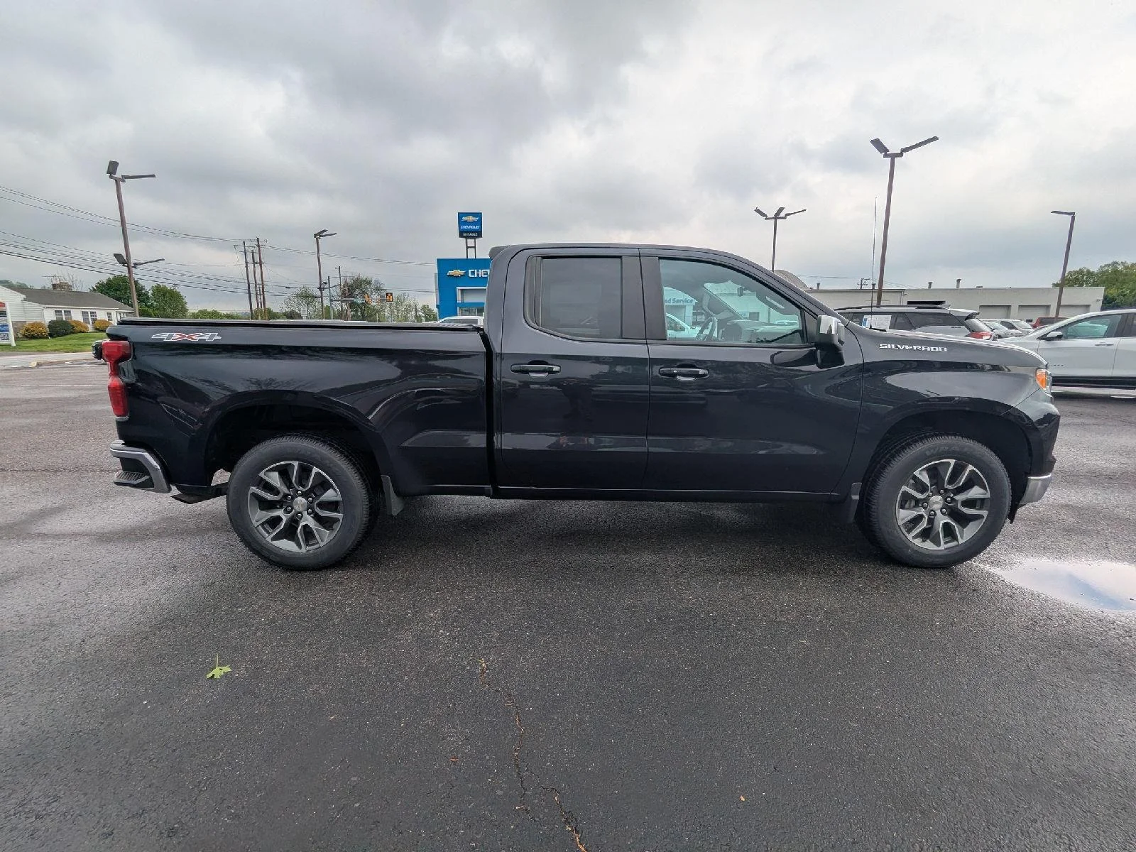 Used 2023 Dark Ash Metallic Chevrolet LT (2FL) image 8