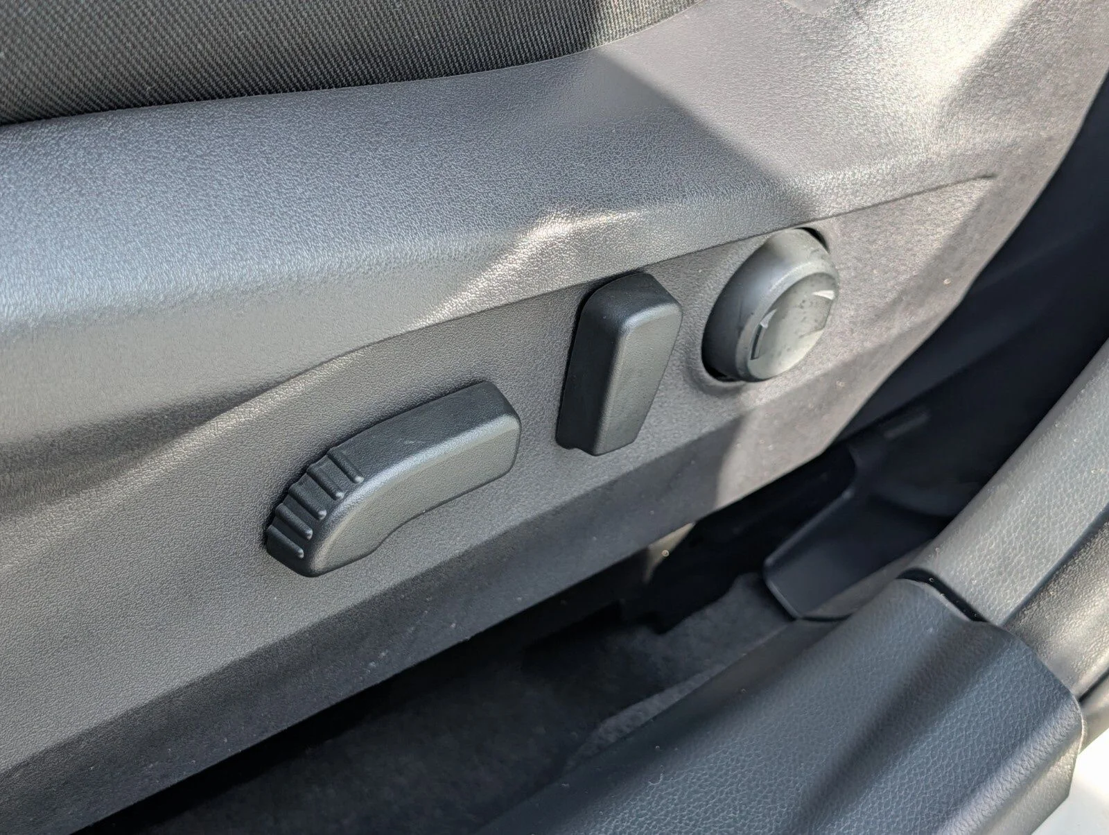 Used 2025 White Subaru Premium image 17