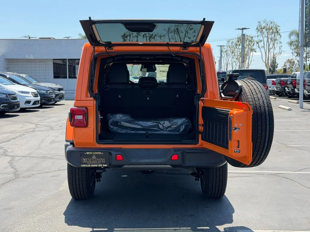 New 2025 Joose Exterior Paint Jeep Sahara image 11