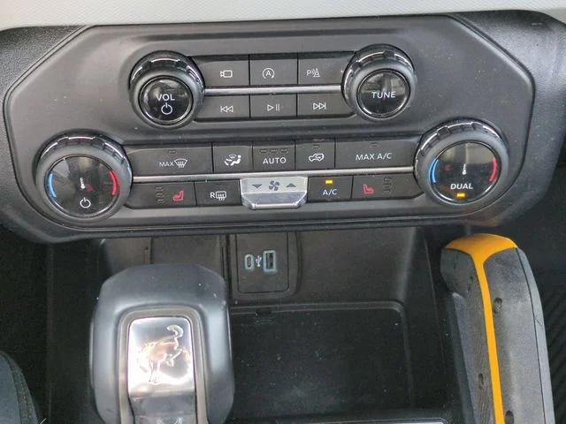 Used 2022 Green Ford Badlands image 24