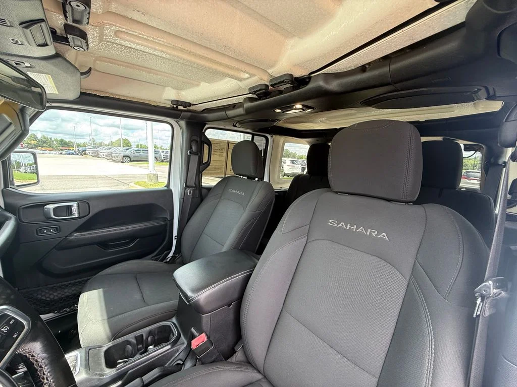Used 2020 White Jeep Unlimited Sahara image 20