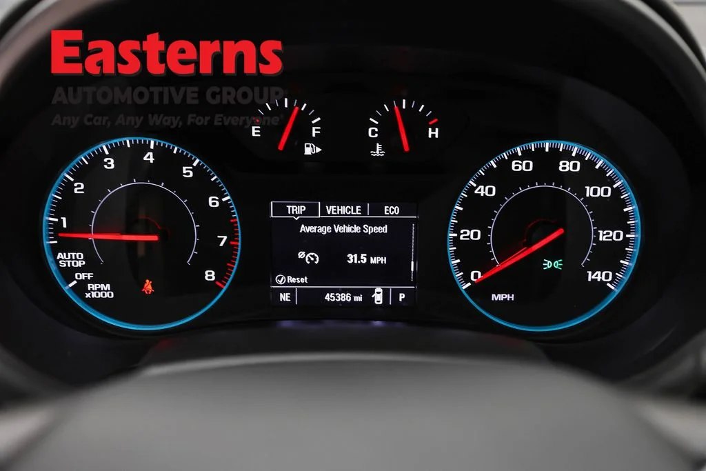 Used 2025 White Chevrolet LT image 18
