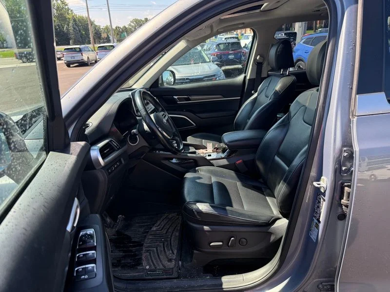 Used 2020 Silver Kia S image 9
