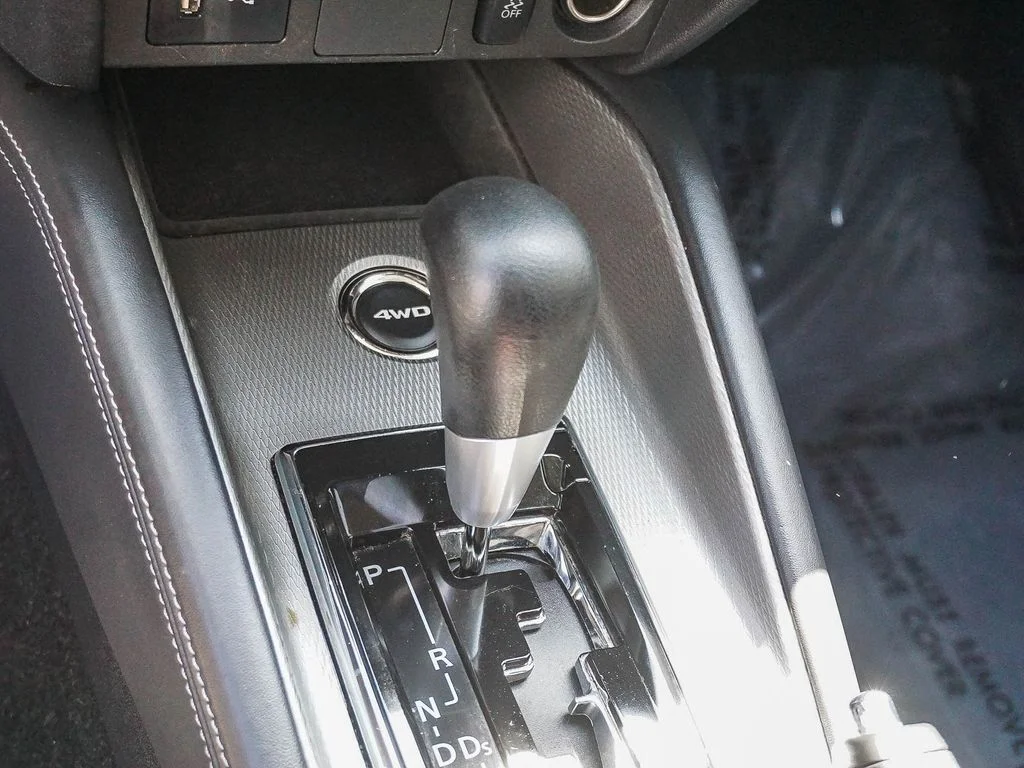 Used 2024 Silver Mitsubishi 2.0 ES image 22