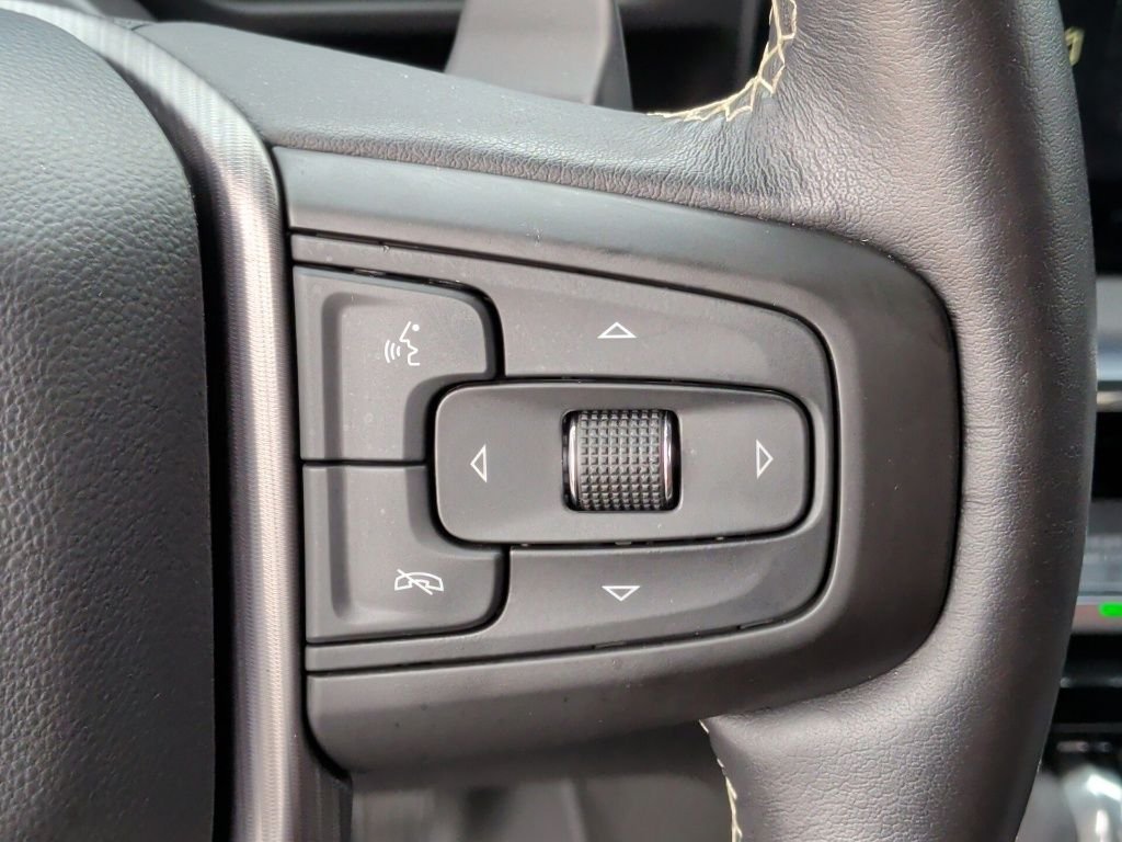 Used 2025 White Frost Tri-Coat GMC Denali Ultimate image 20