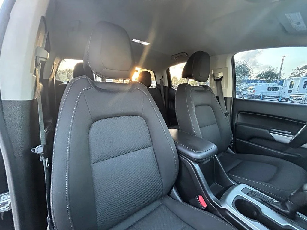 Used 2018 Graphite Metallic Chevrolet LT image 27