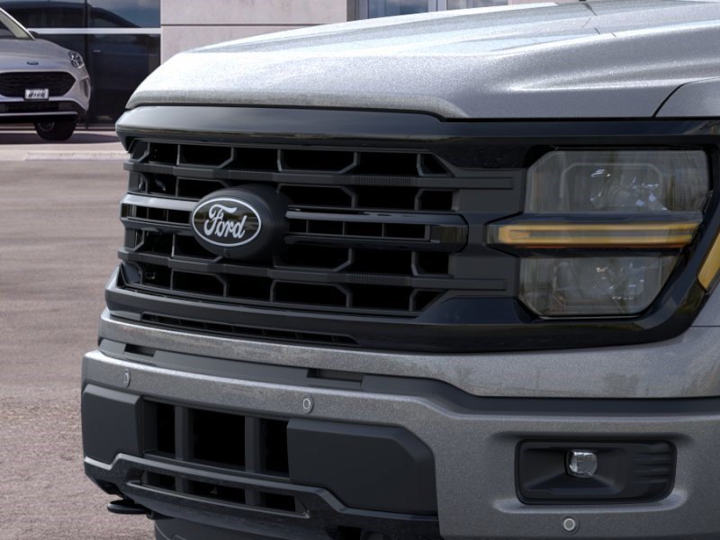 New 2026 Carbonized Gray Metallic Ford XLT image 18