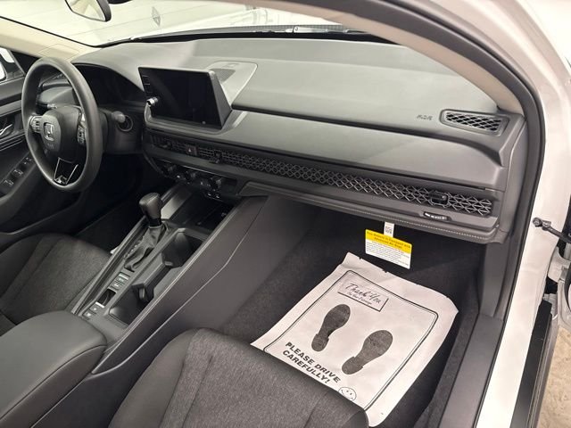 New 2026 Platinum White Pearl Honda LX image 24