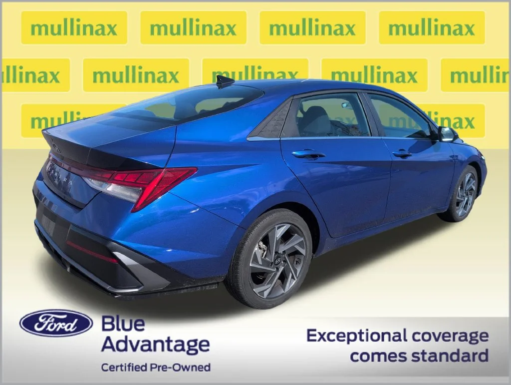 Certified Used 2025 Blue Hyundai SEL Convenience image 3