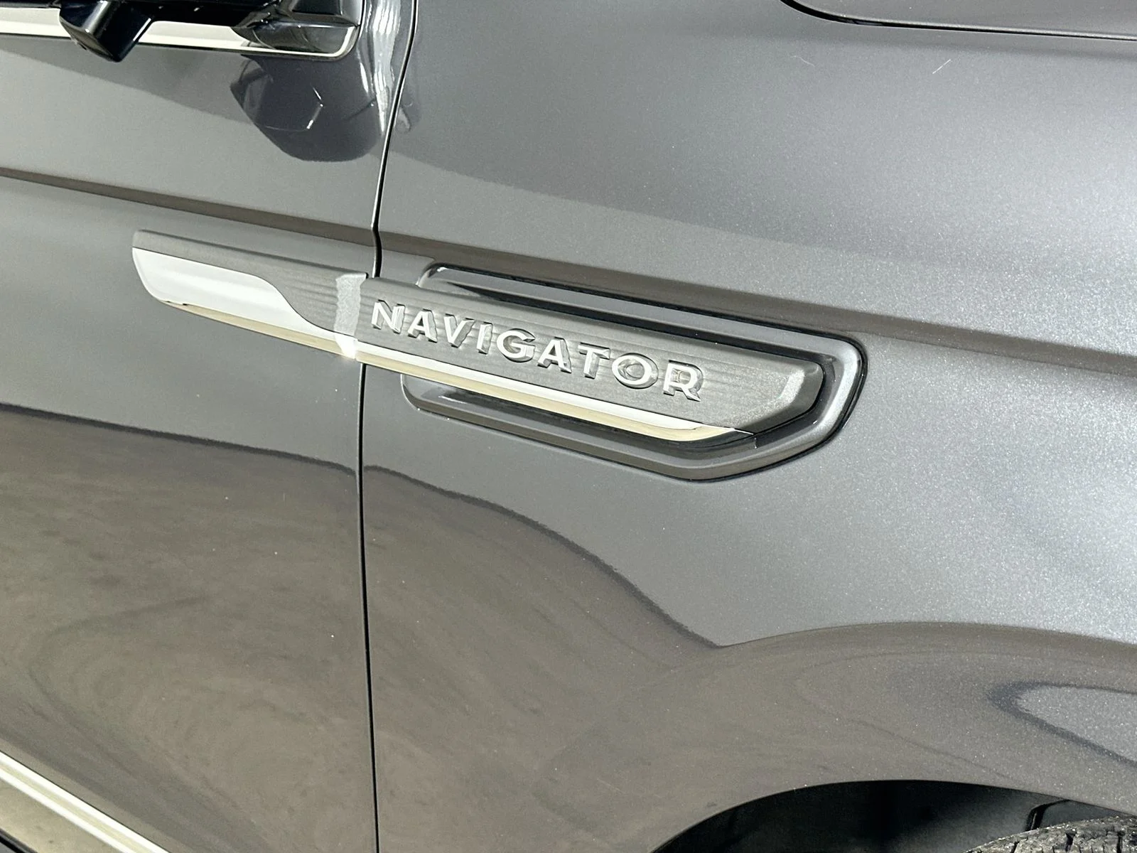 Used 2023 Gray Lincoln  image 9
