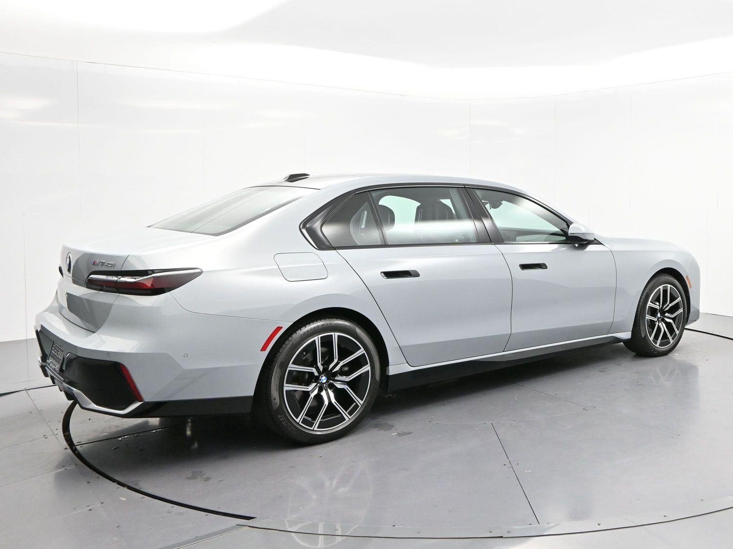 Used 2024 Brooklyn Grey Metallic BMW 740i xDrive image 7